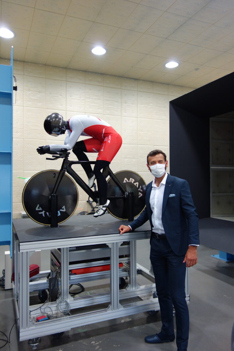 Minister at the Wind Tunnel Laboratory (Fudo)
